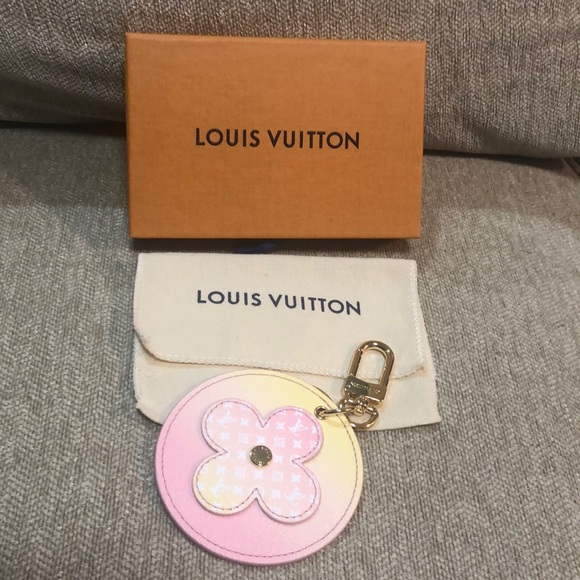Louis Vuitton Bag Charm “By the Pool Collection” - Picture 2 of 4